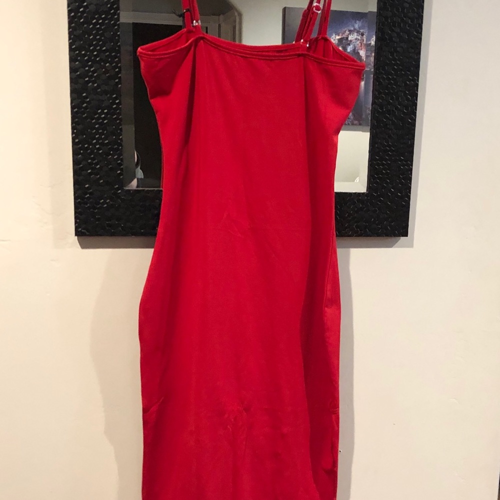 ⭐️⭐️ONLY 1 LEFT!⭐️⭐️ Sexy red body con dress - Picture 4 of 5